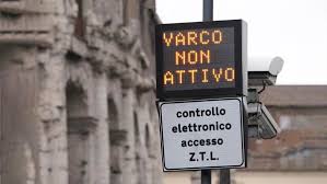 cartello ZTL Roma con orari